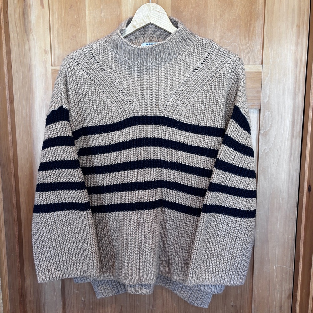 Old Navy 🌺🌺🌺3/25 Women’s Mockneck Sweater in Tan and Black